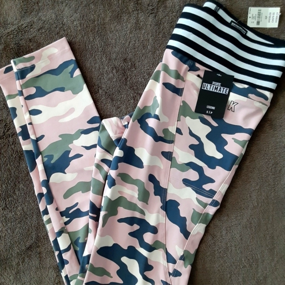 Victoria Secret UNIQUE PINK CAMO LEGGING 👀👀👀